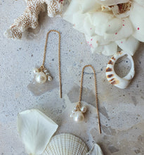 Load image into Gallery viewer, Cluster Pearl Threaders