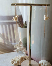 Load image into Gallery viewer, Cluster Pearl Threaders