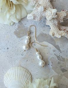 Dainty White Trio Pearls in Gold