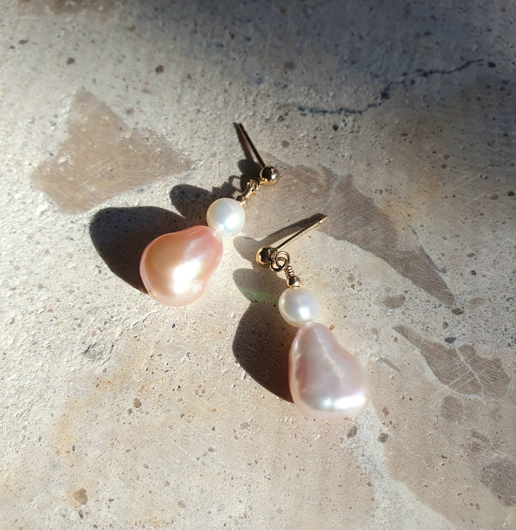 Baroque Pearl Droplets in Gold