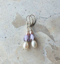 Load image into Gallery viewer, Flower &amp; Pearl Drops

