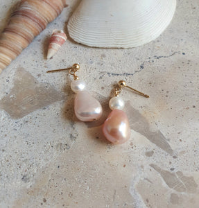 Baroque Pearl Droplets in Gold