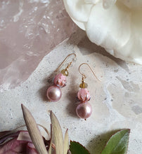 Load image into Gallery viewer, Flower &amp; Pearl Drops
